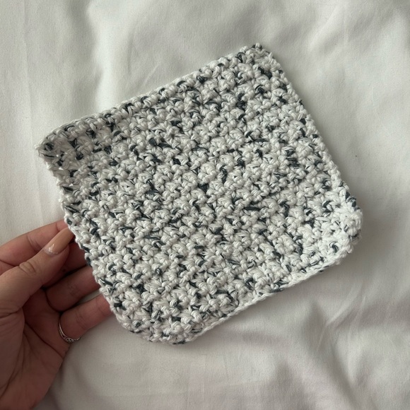 Handmade Crocheted Dishcloth - Picture 1 of 3